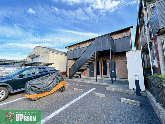 春日井市白山町５丁目のアパートの駐車場