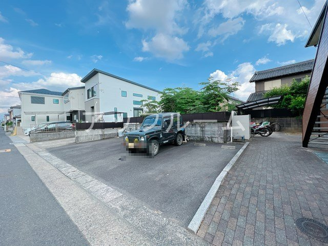 春日井市稲口町２丁目のアパートの駐車場