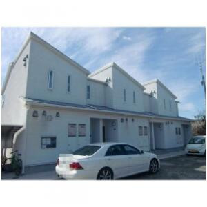 春日井市如意申町４丁目のアパートのエントランス