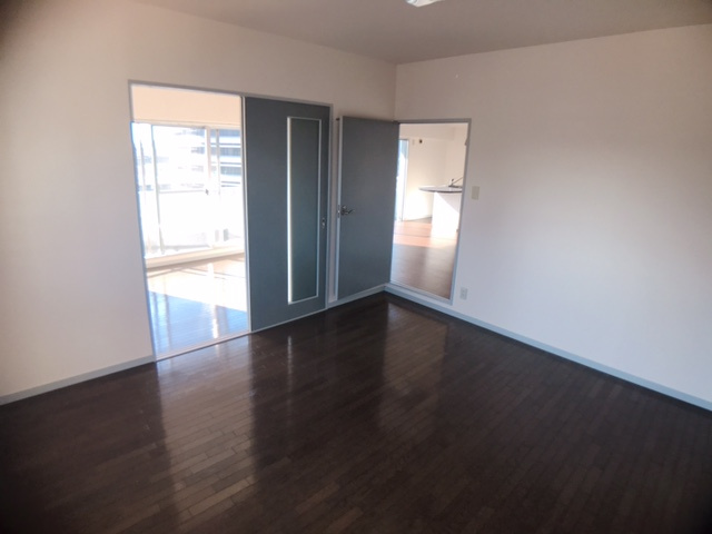 新豊土地ビルの居間・リビング