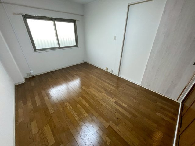 荒神山マンションの居間・リビング