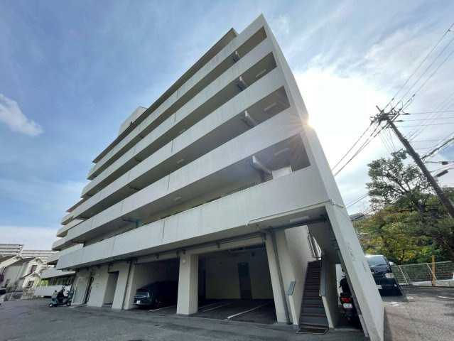 荒神山マンションの外観