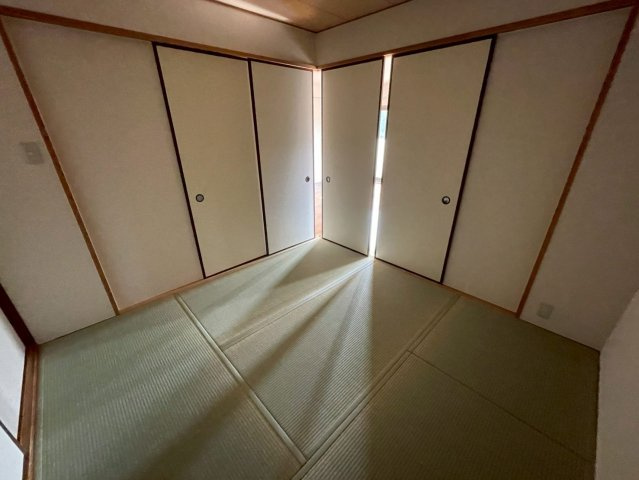 荒神山マンションの和室