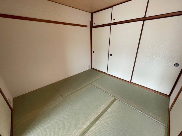 荒神山マンションの和室