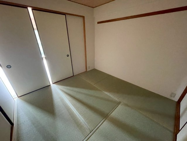 荒神山マンションの和室