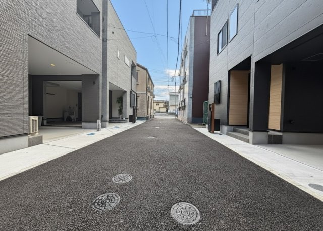 川口市並木1丁目 全5棟 C号棟の前面道路含む現地写真|JR京浜東北線「西川口」駅徒歩7分の好立地に誕生しました

