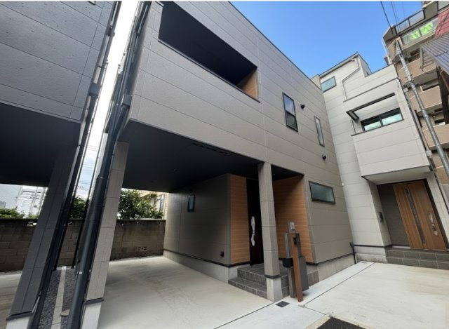 川口市並木1丁目 全5棟 C号棟の外観|堂々完成につき、ご見学ください
お気軽にお問い合わせください♪