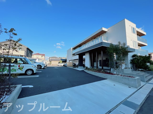 春日井市篠木町６丁目のアパートの駐車場