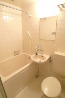 日々の疲れを癒すお風呂付です