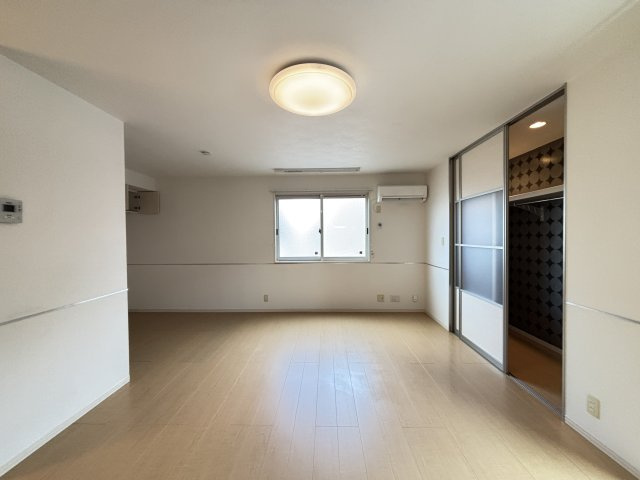 サンエクセルC棟の居間・リビング