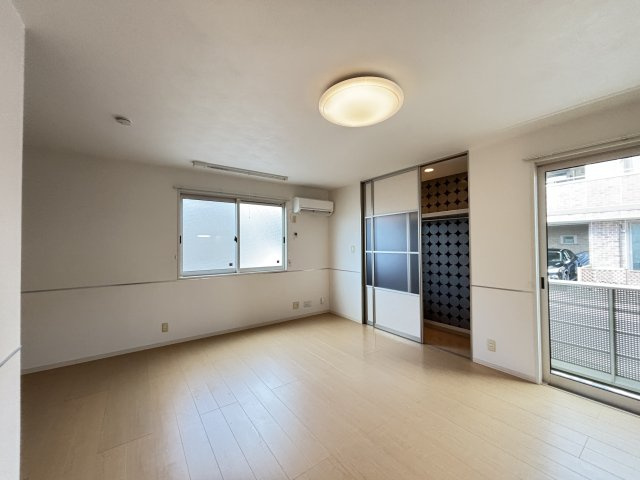 サンエクセルC棟の居間・リビング