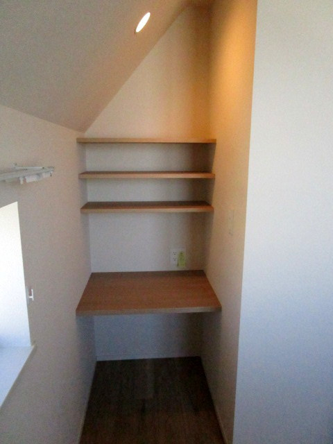 ブリランテ三宿の寝室|デスクカウンターございます