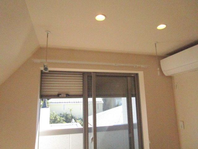 ブリランテ三宿のその他|電動シャッターに室内物干しフック