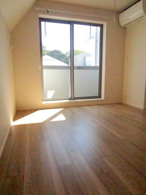 ブリランテ三宿の洋室|明るいお部屋です