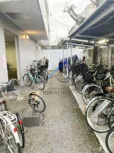 コスモリード三軒茶屋のその他共用部分|駐輪場です。