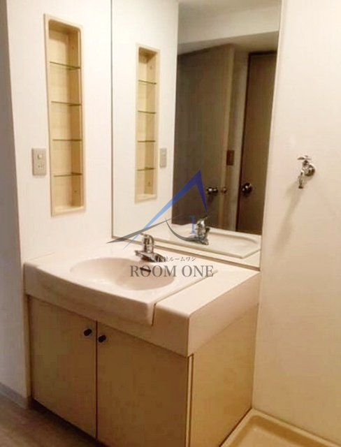 コスモリード三軒茶屋の洗面所|洗面台です。