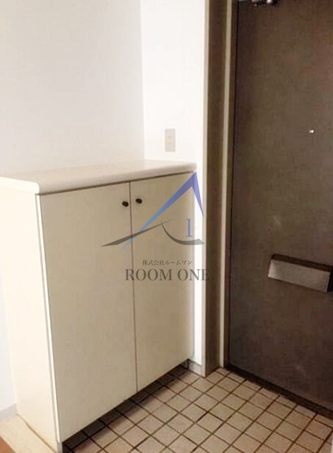 コスモリード三軒茶屋の玄関|玄関です。