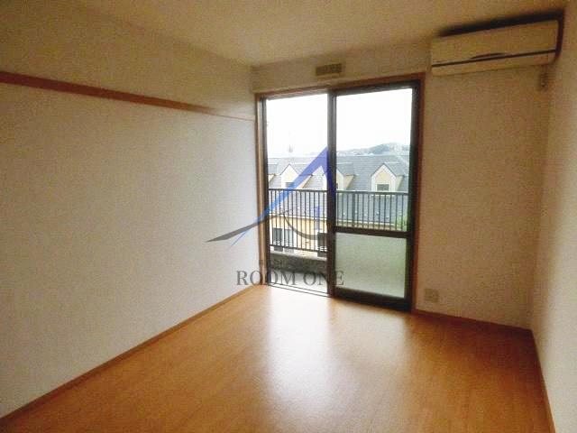 フィオーレ南太田の居間・リビング|洋室のお部屋です。