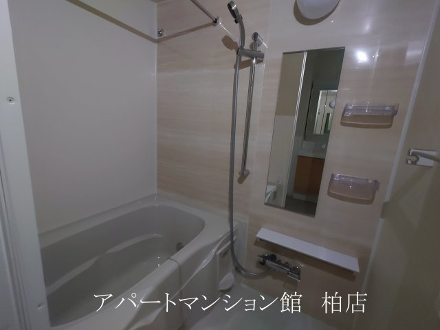 サニーホームⅢの浴室|同施工会社、同型タイプです