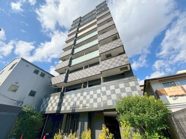 ファステート江坂ランウェイの外観