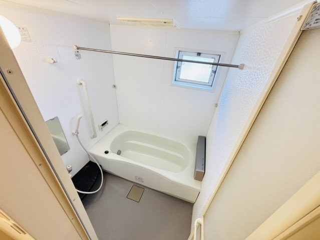 アベニュー筑紫の浴室