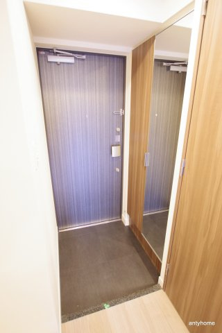 プレサンス立売堀ベルヴィル 仲介手数料無料の玄関