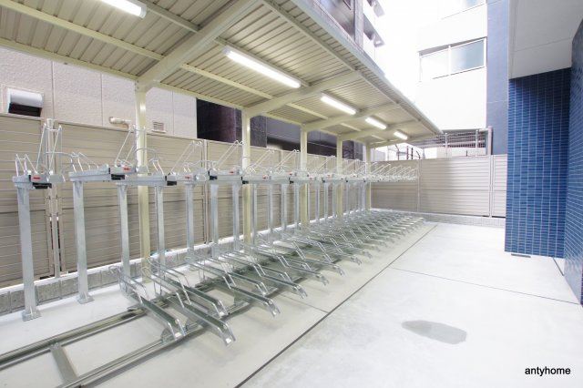 プレサンス立売堀ベルヴィル 仲介手数料無料の駐車場