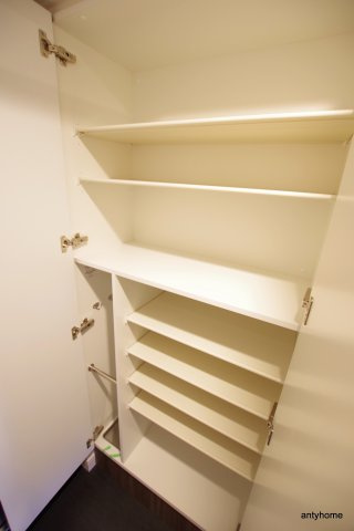 プレサンス立売堀ベルヴィル 仲介手数料無料の収納