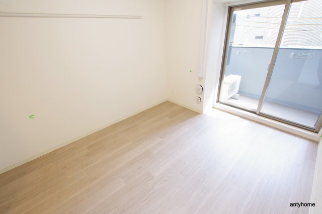 プレサンス立売堀ベルヴィル 仲介手数料無料の居間・リビング