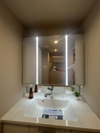 ヴェレーナ鳩ヶ谷の独立洗面台|施工例です