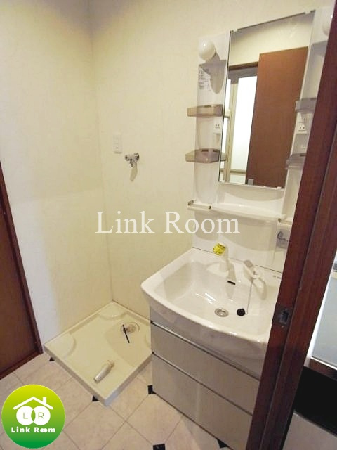 リスレーヌ蔵前の洗面所