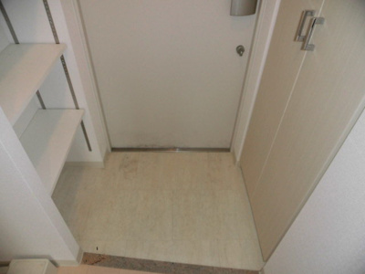 【玄関】 | エステムコート新大阪Ⅸグランブライト | 収納スペースがしっかり確保されている玄関です