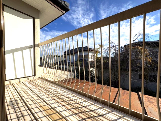 200㎡越えの宅地と庭付き！大田原市実取　中古戸建のバルコニー|お洗濯にも便利なバルコニー付き
