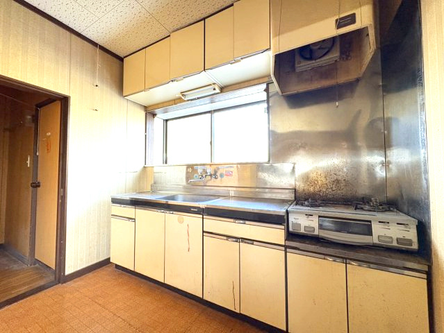 200㎡越えの宅地と庭付き！大田原市実取　中古戸建のキッチン|コンパクトなキッチンで掃除もラクラク