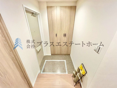 【その他】 | リフレ神戸 | 木目調のフローリング材を使用しており、ナチュラルな見た目のため暖かく落ち着いた雰囲気♪