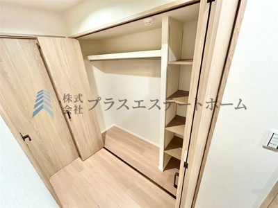 【その他】 | リフレ神戸 | 居室にはクローゼットを完備♪ 自由度の高い家具の配置が叶うシンプルな空間です♪