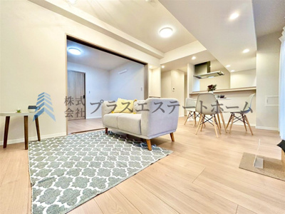 【居間・リビング】 | リフレ神戸 | リビングは、広々とした空間で、家族や友人との時間を楽しむのにぴったりです♪快適な居住空間を提供します♪