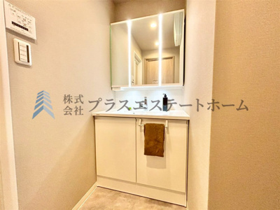 【その他】 | リフレ神戸 | 洗面ボウルも広くメイクの時間をより素敵に♪縦ライトで明るく♪