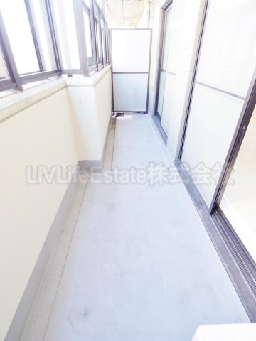 東村山市久米川町４丁目の賃貸マンションのバルコニー