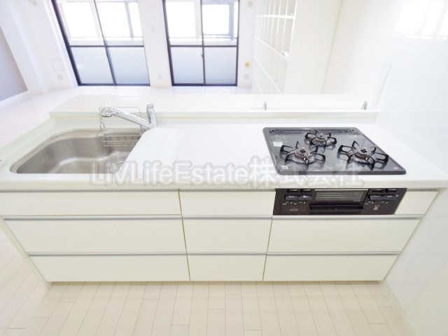 東村山市久米川町４丁目の賃貸マンションのキッチン