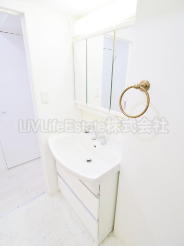 東村山市久米川町４丁目の賃貸マンションの洗面所