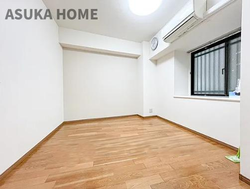 インペリアル横浜パークサイドの洋室