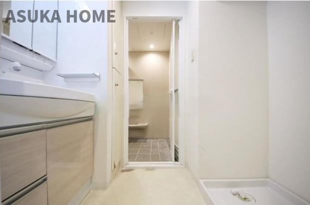 インペリアル横浜パークサイドの独立洗面台