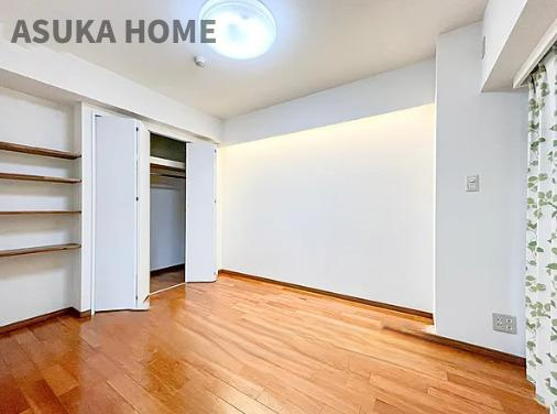 インペリアル横浜パークサイドの洋室