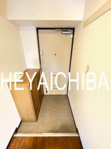 上野ロイヤルハイツの玄関