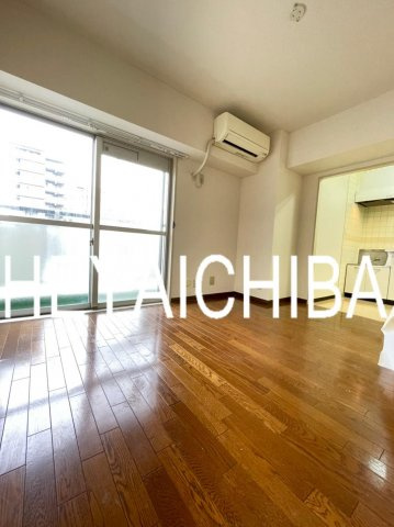 上野ロイヤルハイツの居間・リビング