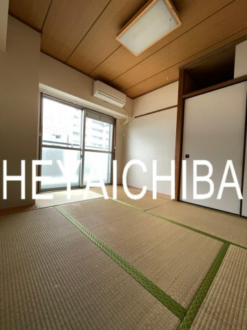 上野ロイヤルハイツの和室