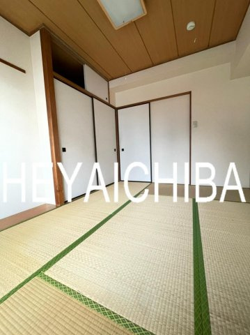 上野ロイヤルハイツの和室