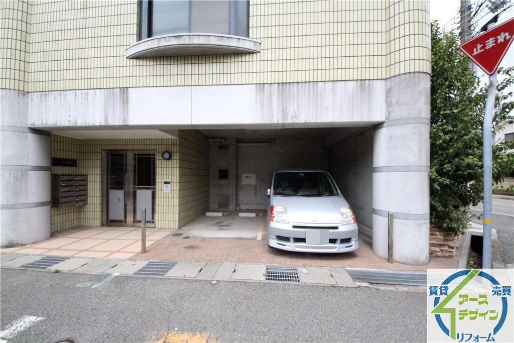 エメラ美苑IIの駐車場