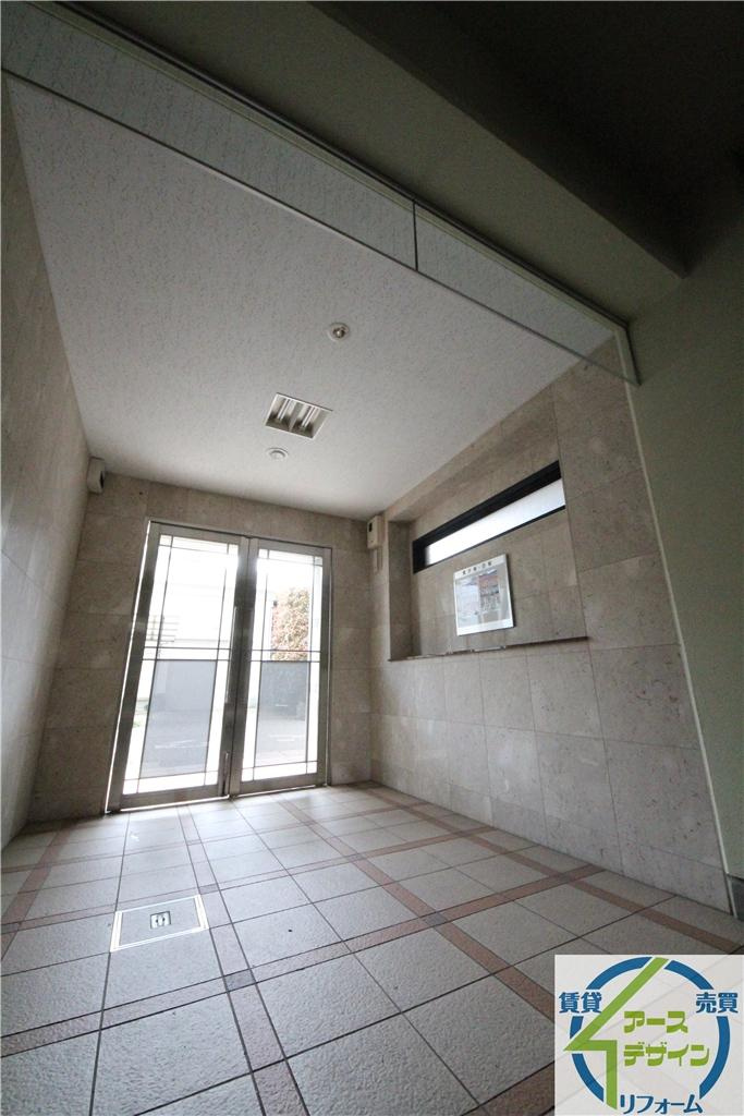 エメラ美苑IIのエントランス